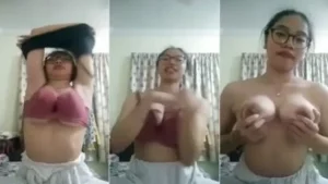Nunjukin Memek